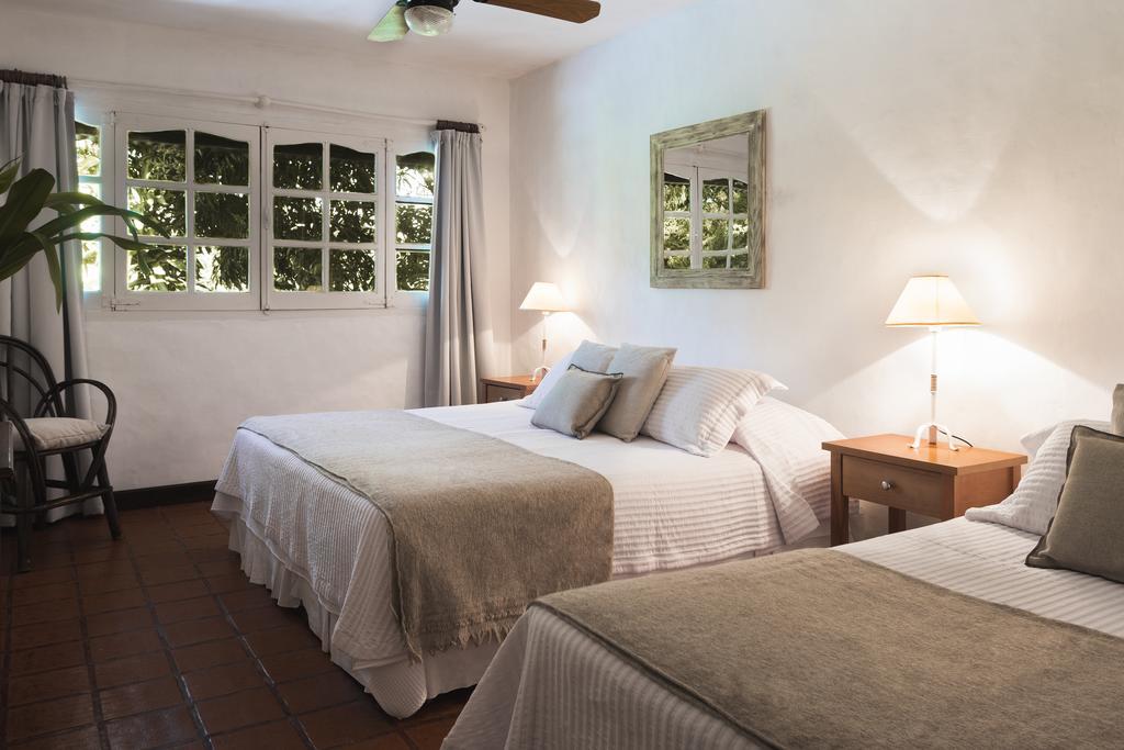 Nande Reta Hotel Colonia Carlos Pellegrini  Bilik gambar