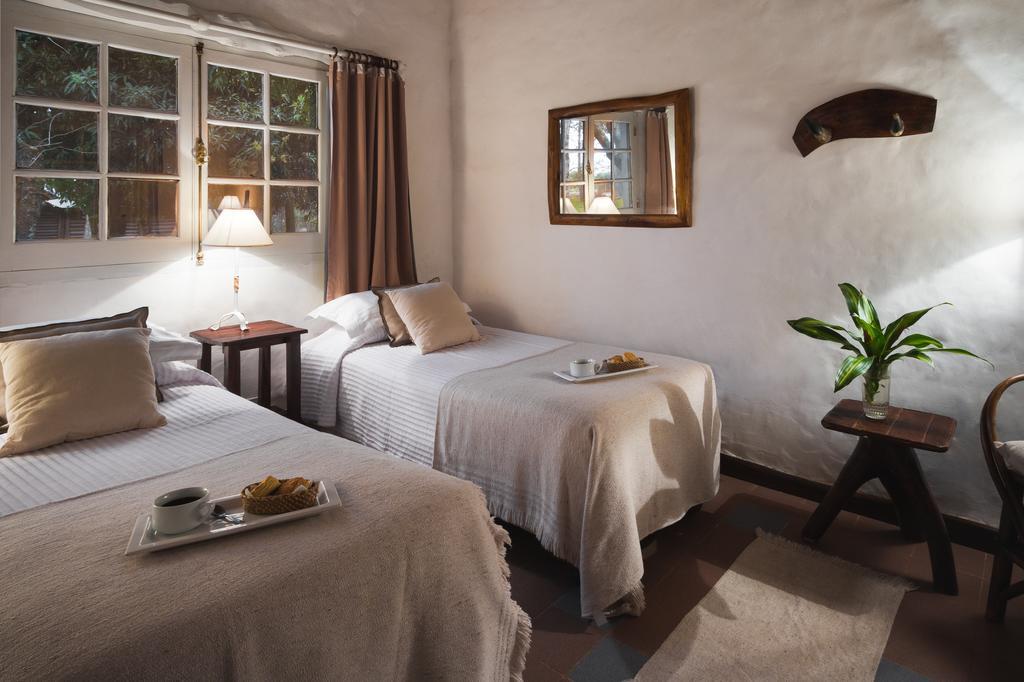 Nande Reta Hotel Colonia Carlos Pellegrini  Bilik gambar